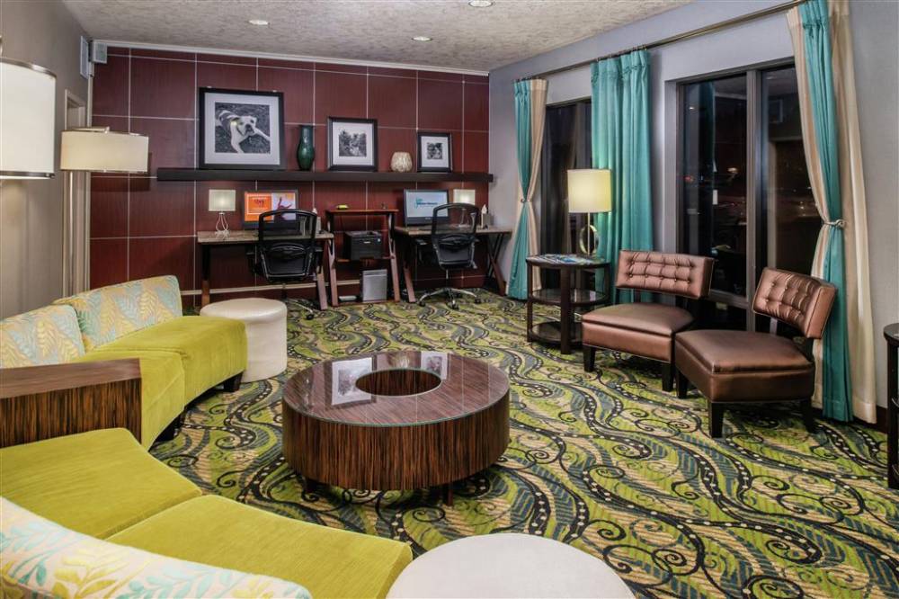 Hampton Inn Eugene 3